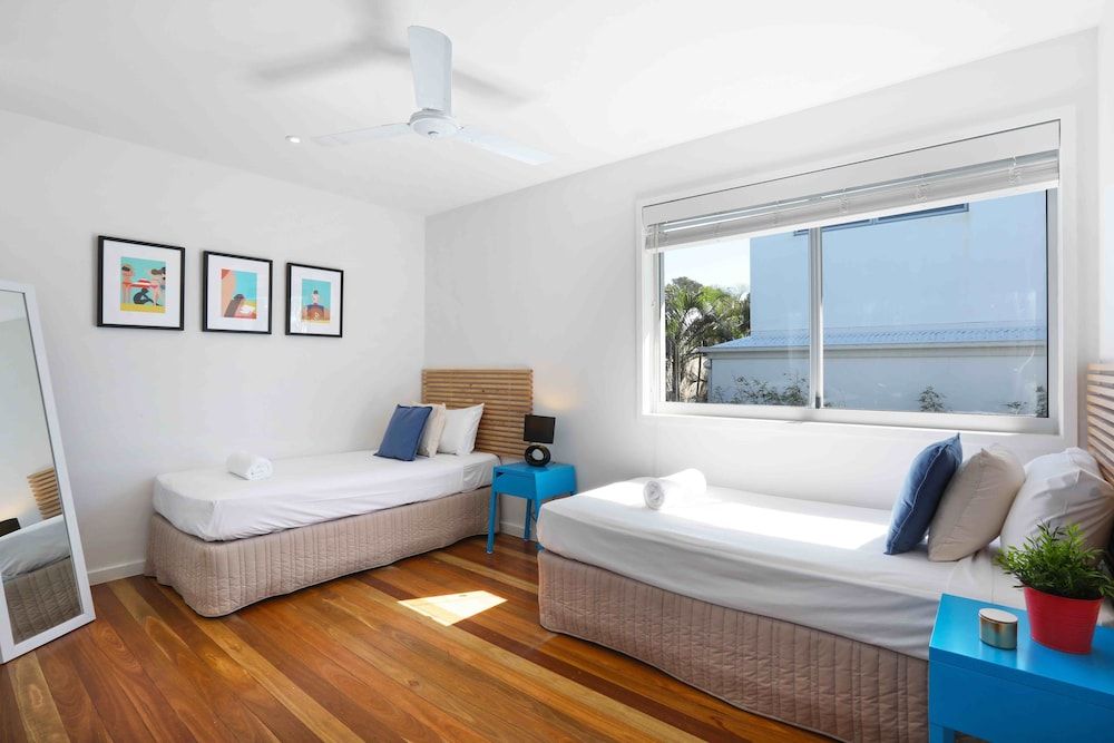 Sandbox Luxury Beach Front Apartments Deluxe Apartment, 2 Bedrooms, Ocean View 4