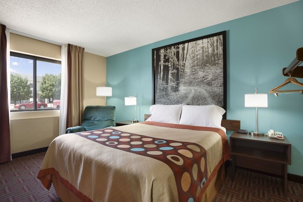 Standard Room, 1 Queen Bed, Accessible