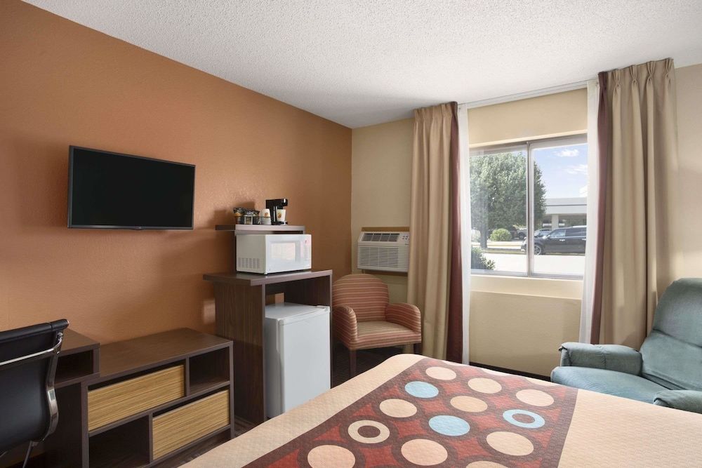 Standard Room, 1 King Bed