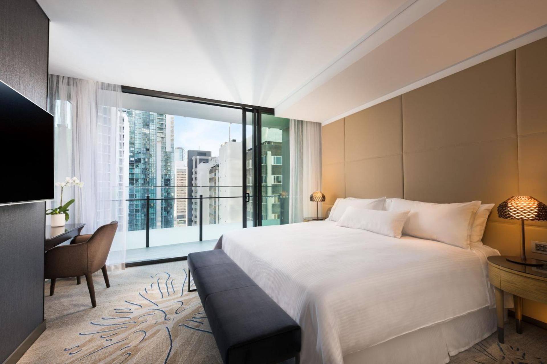 Premium Renewal King Suite with Balcony and City View
