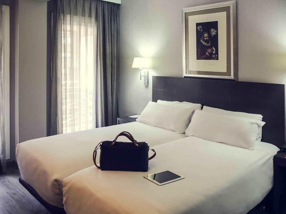 undefined Mercure Madrid Centro 9