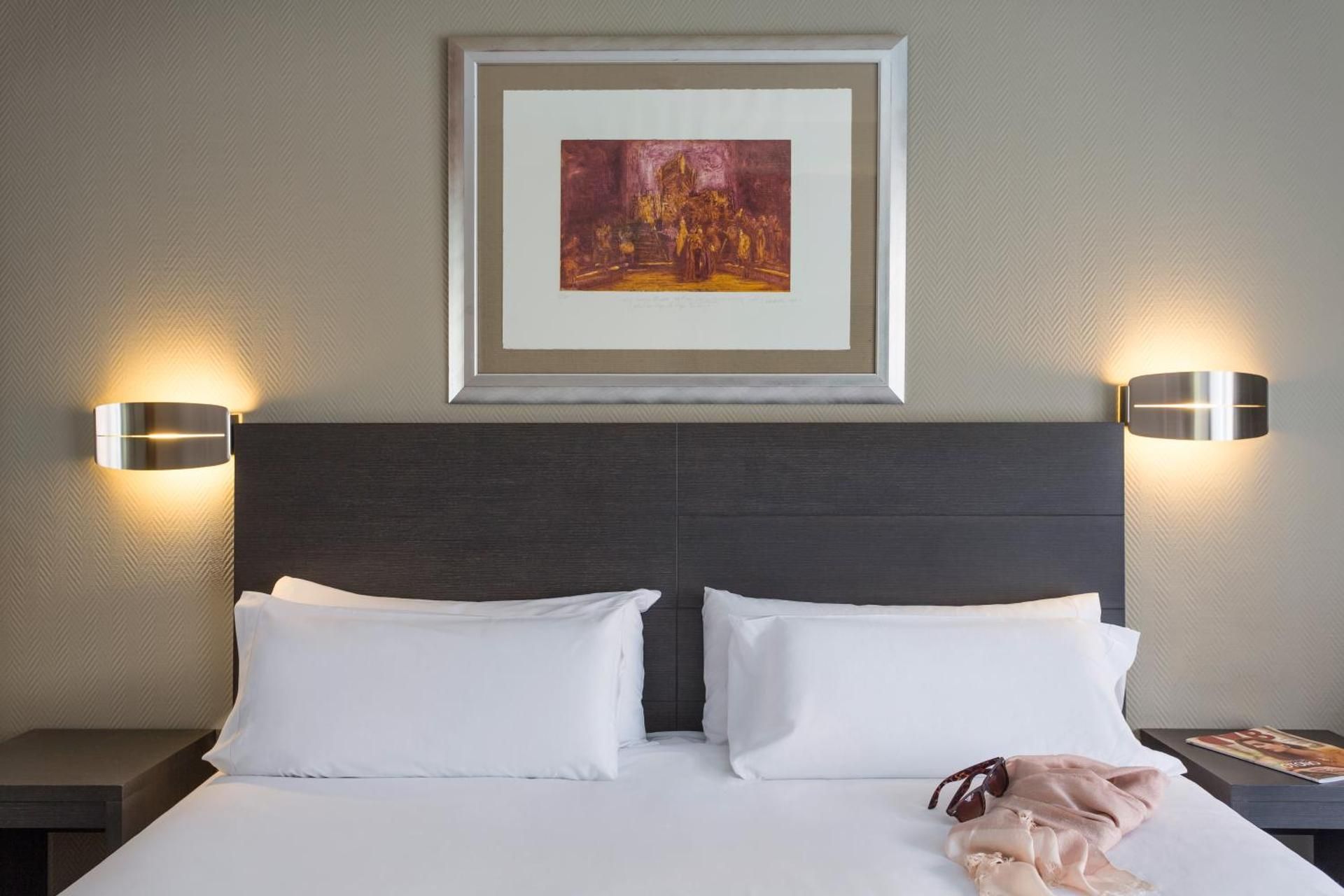 Mercure Madrid Centro Room with Queen Size Bed