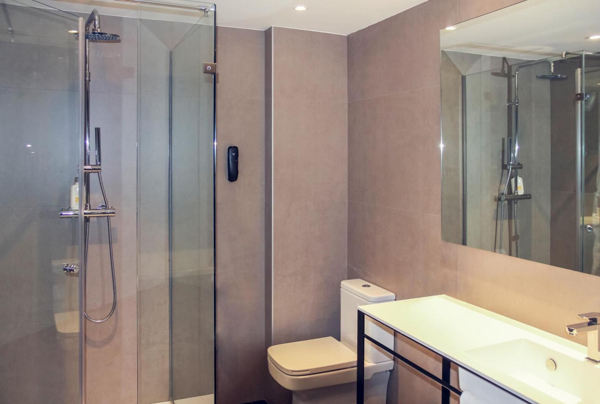 undefined Mercure Madrid Centro 3