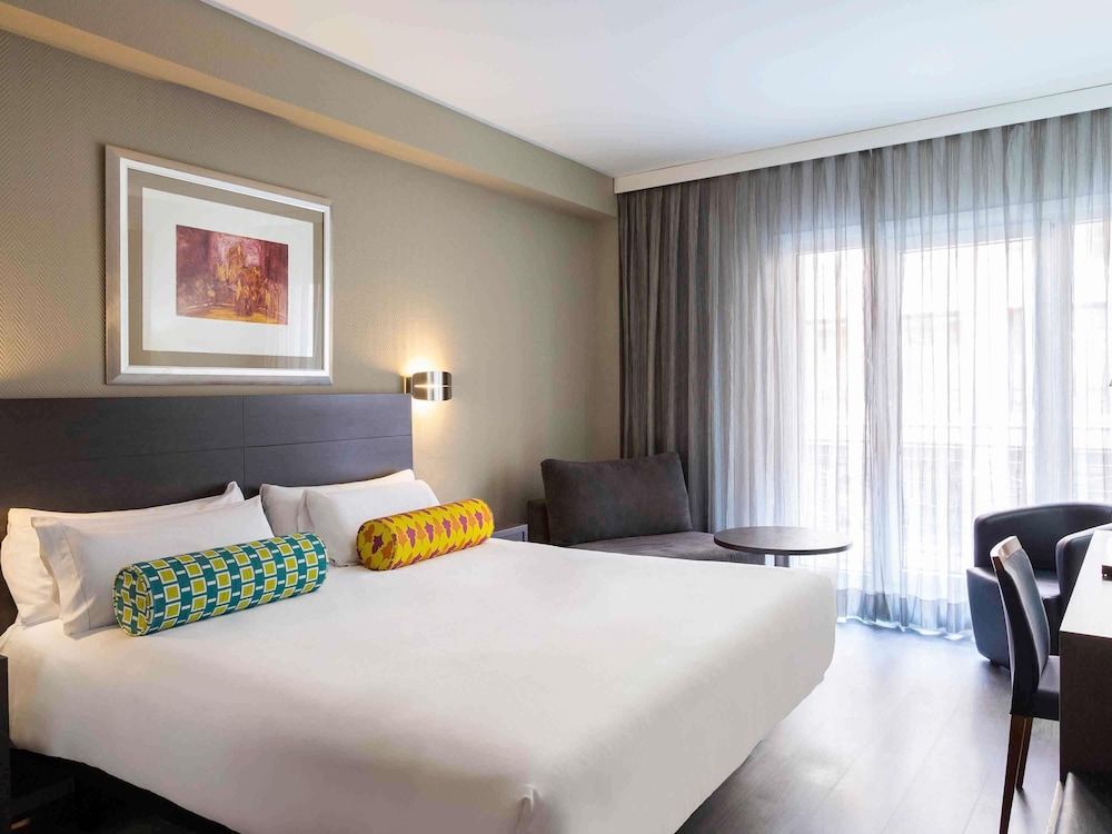 undefined Mercure Madrid Centro 5
