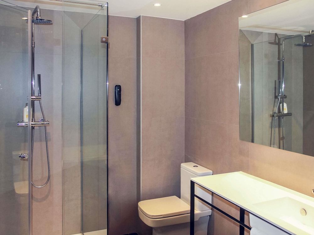 undefined Mercure Madrid Centro 10