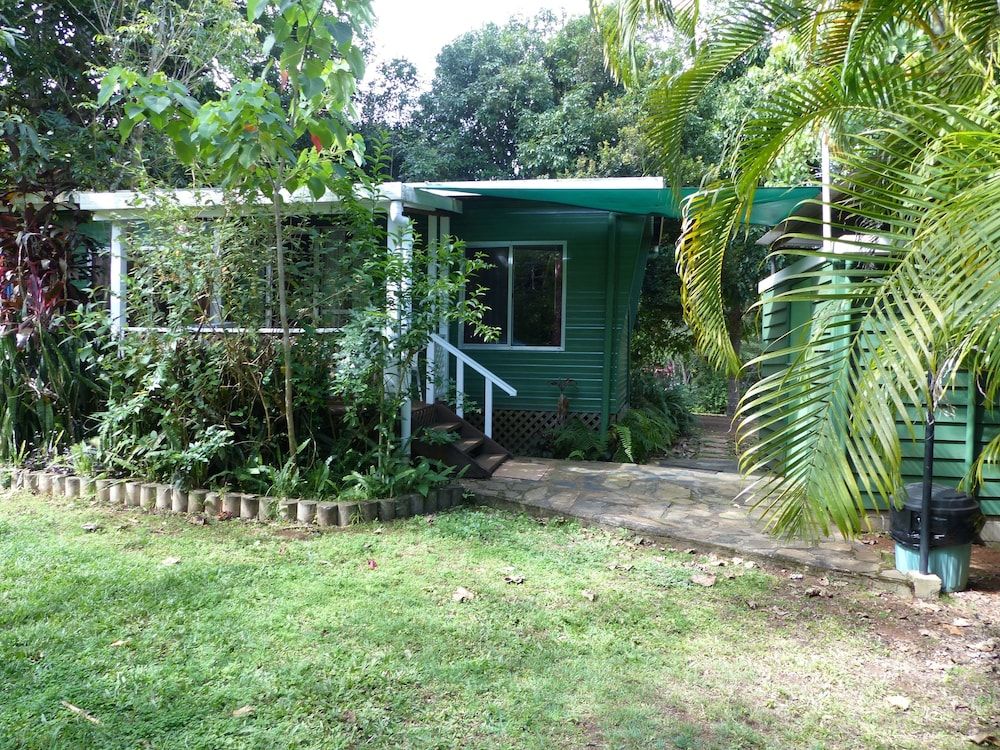 Cabin 2 - Green (External Bathroom)