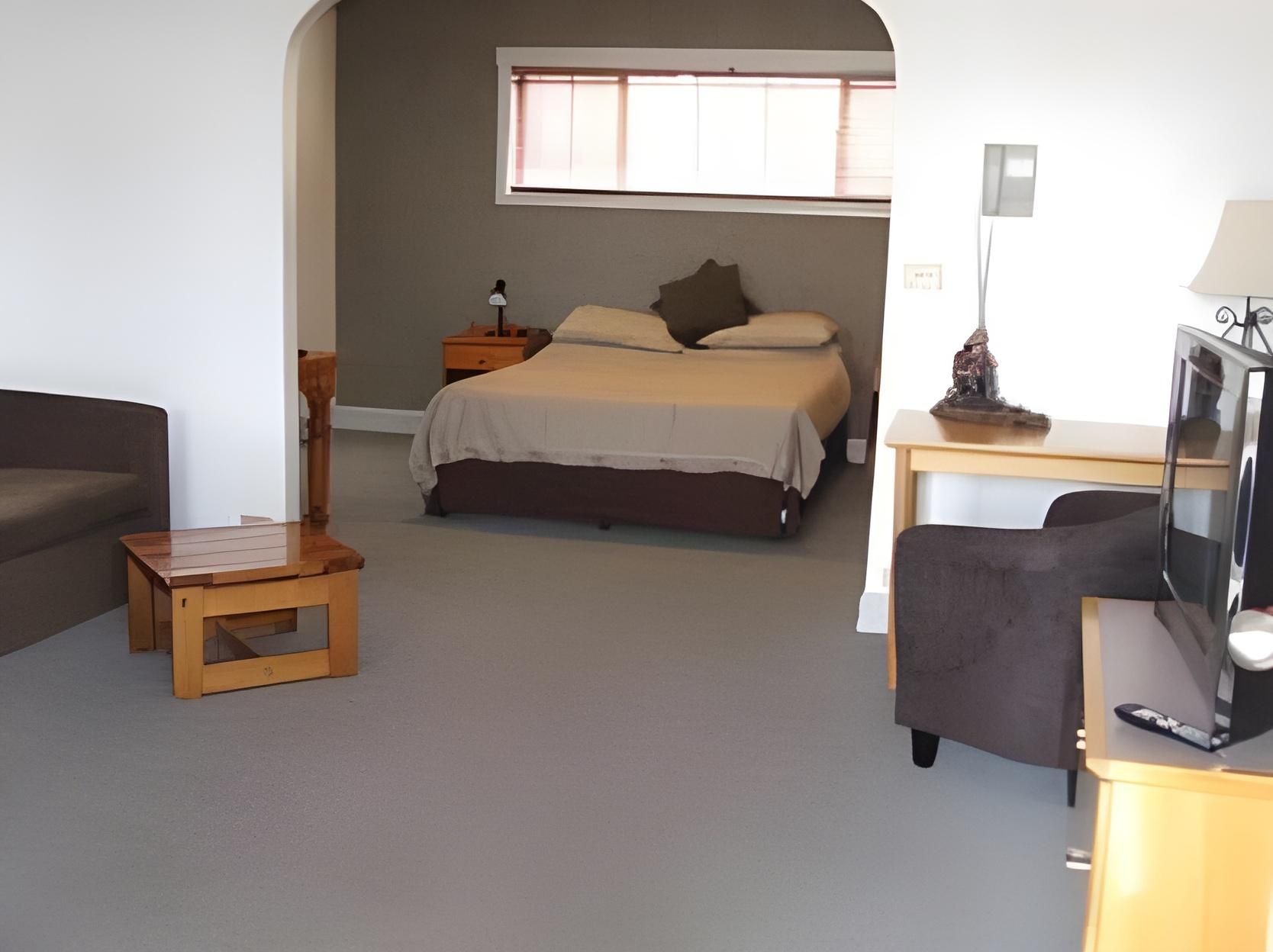 Honeymoon Suite