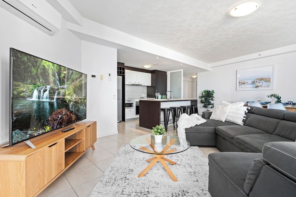 undefined Wings - Q Stay 4