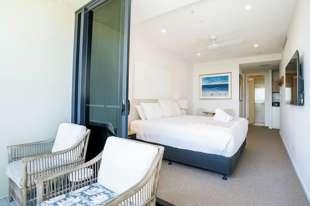 Studio, King, Hill View