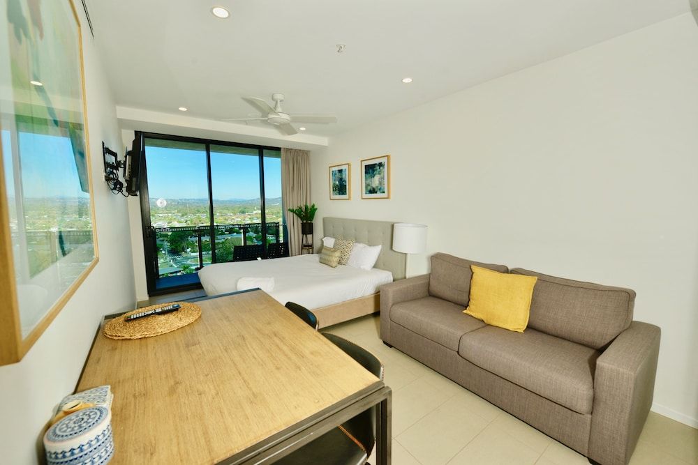 Studio, King, Hill View
