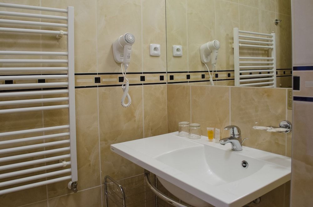 Anna Hotel Standard Triple Room 5