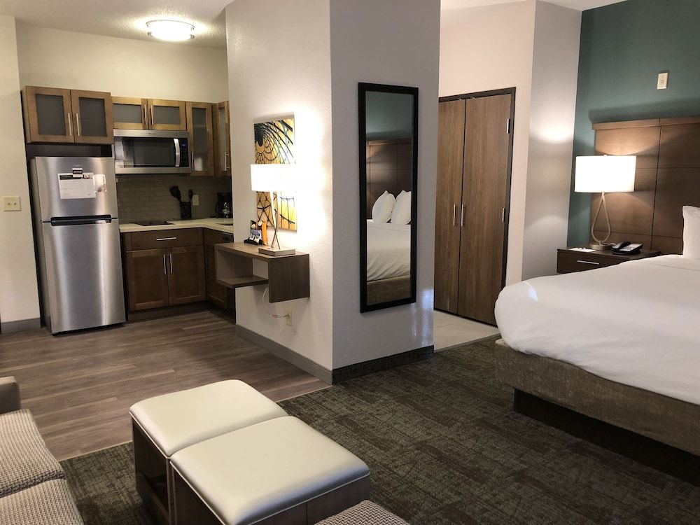 Studio Suite, 1 King Bed with Sofa bed, Kitchen