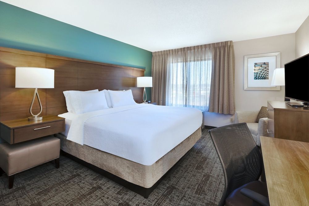 Studio Suite, 1 King Bed with Sofa bed, Kitchen