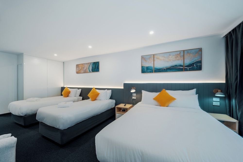 Mollymook Shored Hotel Family Room 2