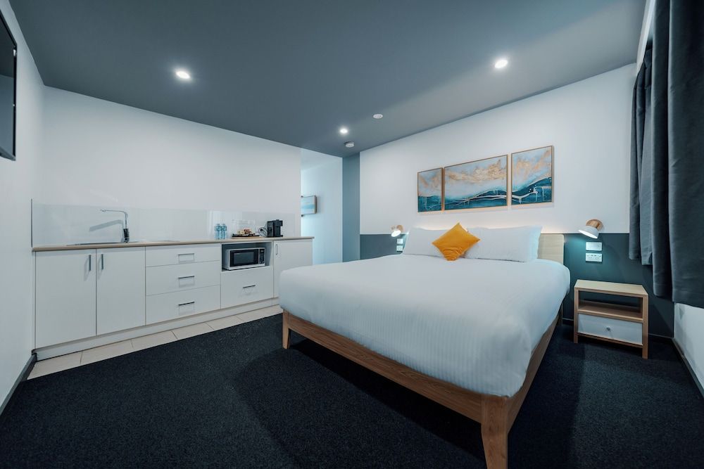 Mollymook Shored Hotel Deluxe King SPA Ocean View 4