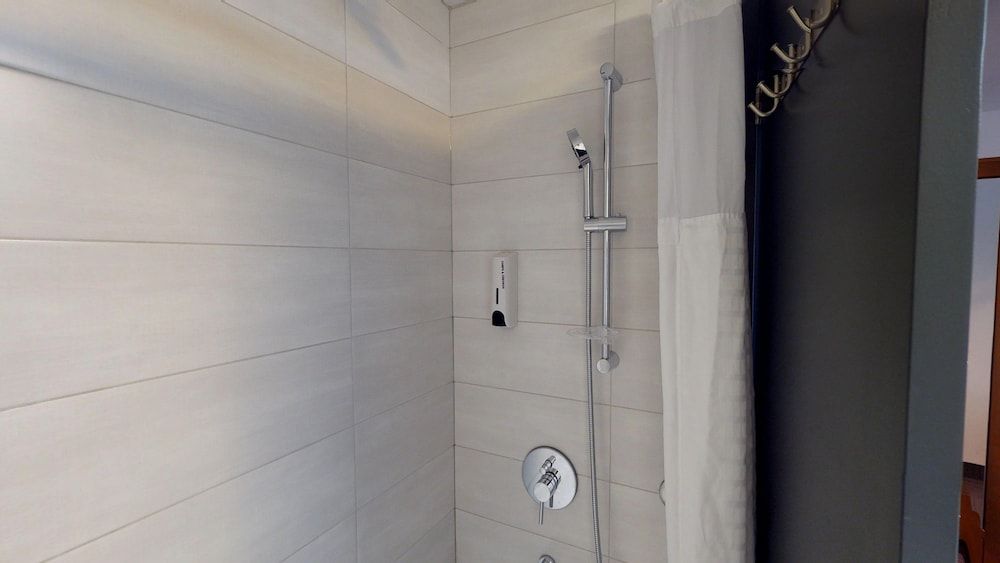 Riotel Matane Comfort Room, 2 Double Beds, City View 5