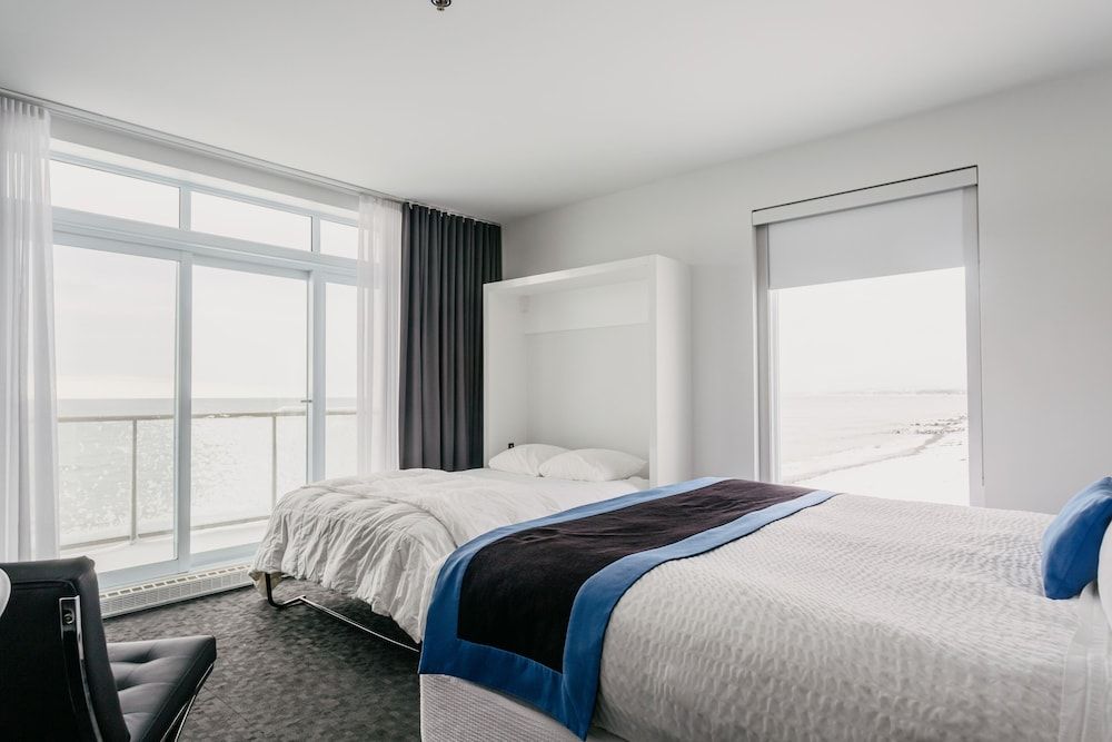 Riotel Matane Panoramic Room, Balcony, Ocean View (1 King and 1 Murphy double ) 3