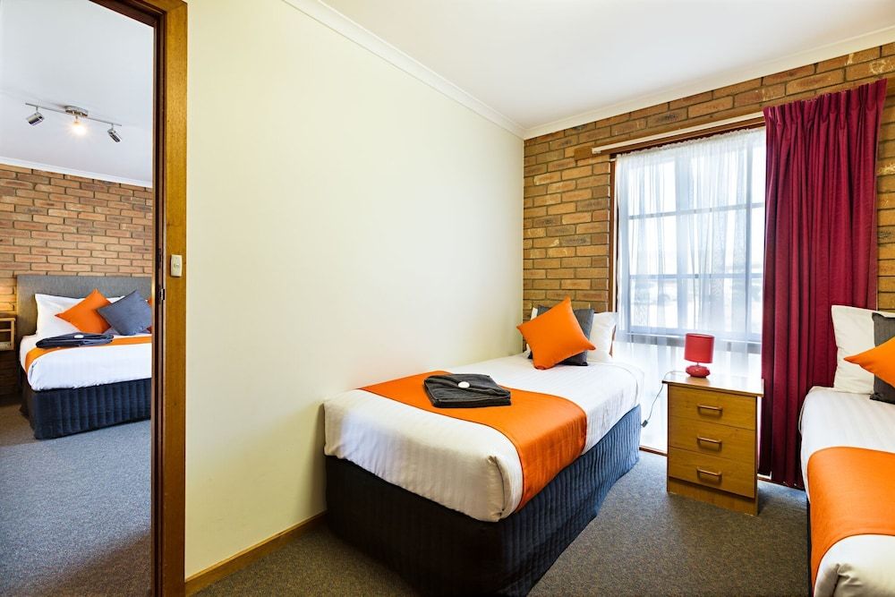 Statesman Motor Inn Family Studio, Non Smoking, Kitchenette (Family Suite) 3