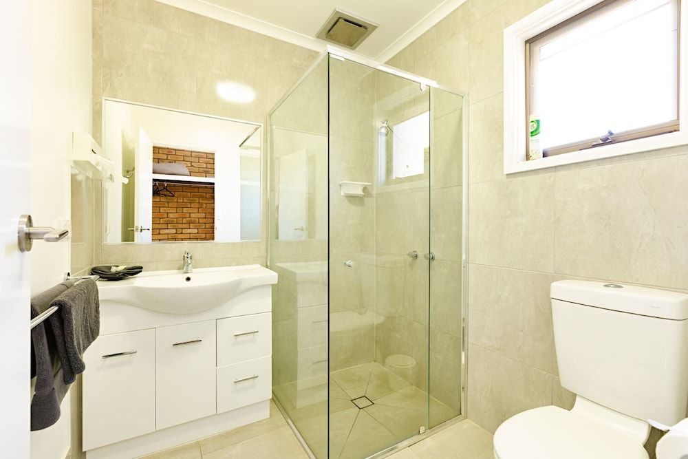 Statesman Motor Inn Standard Suite, 1 Bedroom, Non Smoking (Queen Suite) 8