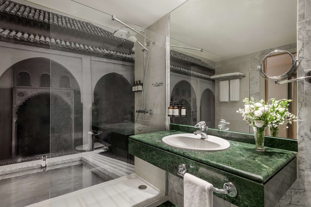 NH Málaga Hotel Family Room (2 Adults + 1 Child) 3