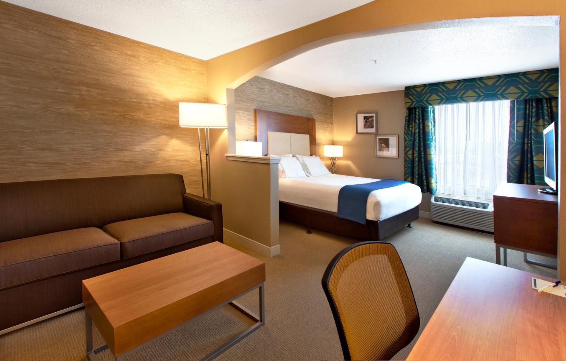 1 King Suite