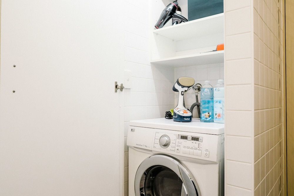 OMI Homes on Collins Family Apartment, 2 Bedrooms, Accessible, City View 14