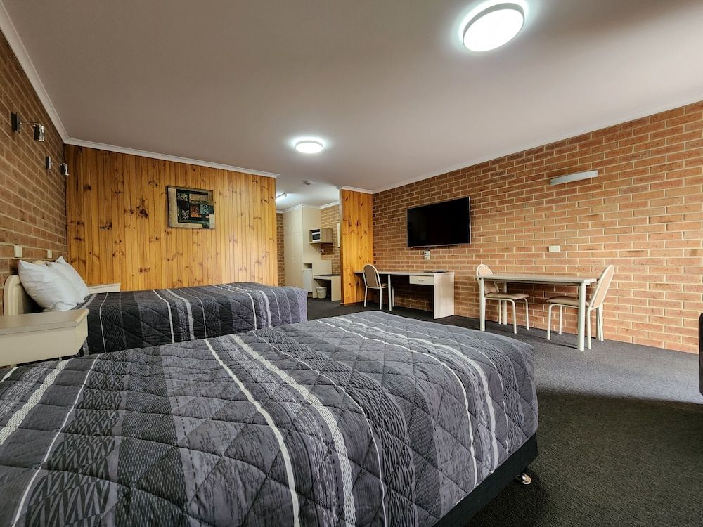 Country Roads Motor Inn Naracoorte Superior Twin Room 2