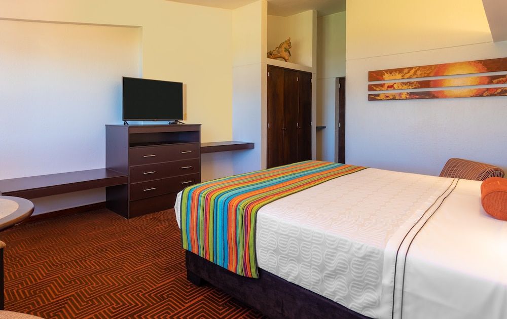 Double Room, 1 King Bed, Mountain View