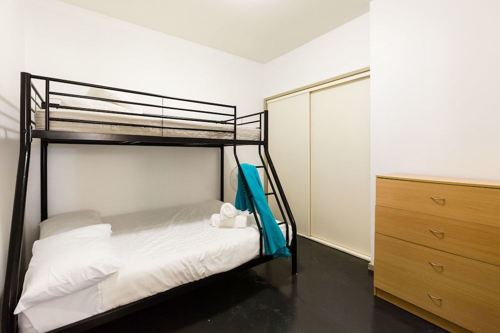 undefined MEGAN, 2BDR Melbourne Apartment 3