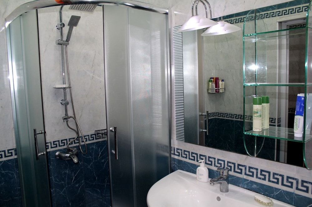 Baku Butik Mini Hotel Basic Triple Room, Shared Bathroom (N6) 5