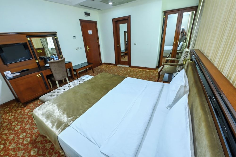 Atropat Hotel Baku Standard Double Room, 1 Queen Bed 4