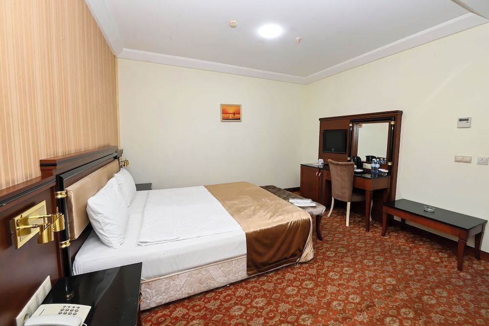 Atropat Hotel Baku Standard Double Room, 1 Queen Bed 5
