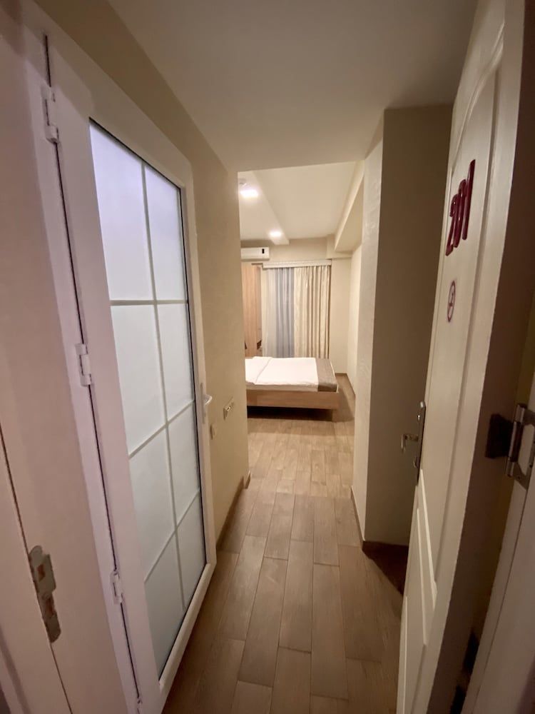 Hotel Nizami Street Standard Double Room 3