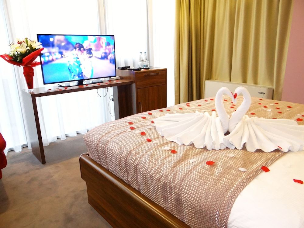 Comfort Double Room, 1 King Bed, City View, Corner