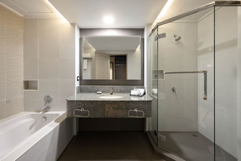 Amora Beach Resort Phuket Deluxe Family Pool View 5