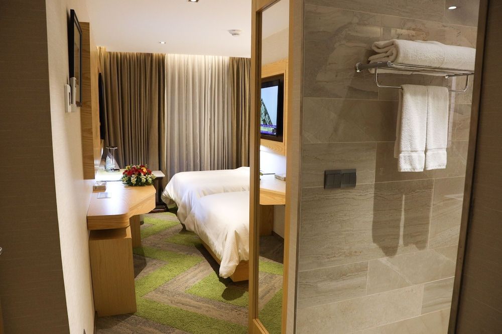 HANSA - A Premium Residence Premium Twin Room, 2 Twin Beds, Refrigerator & Microwave 6