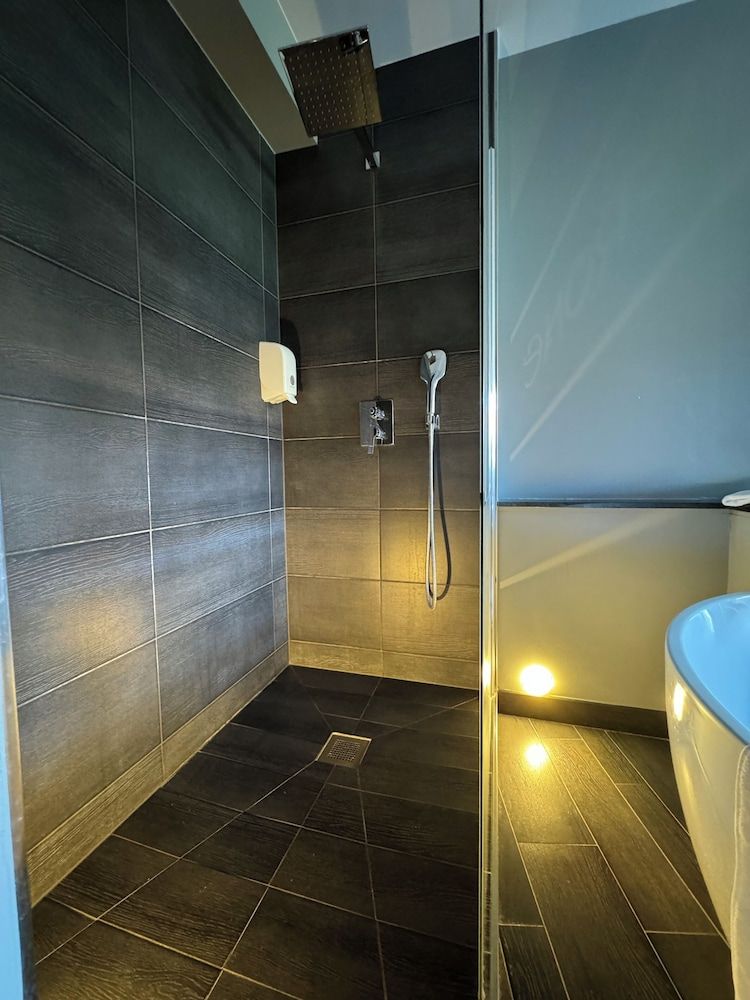 L'écrin des Vennes Deluxe Double Room, Jetted Tub 6