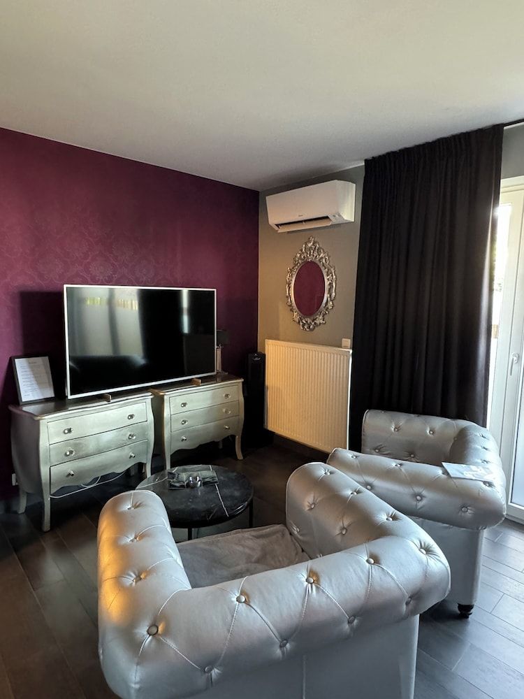 L'écrin des Vennes Deluxe Double Room, Jetted Tub 10