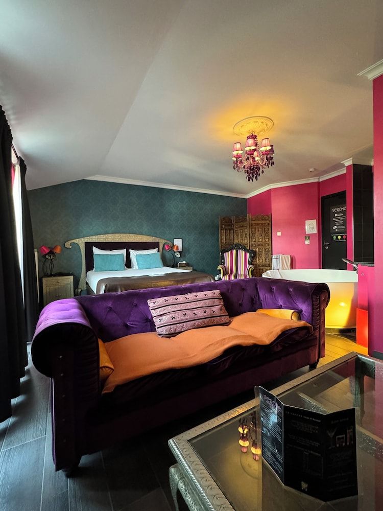 L'écrin des Vennes Deluxe Double Room, Jetted Tub 3