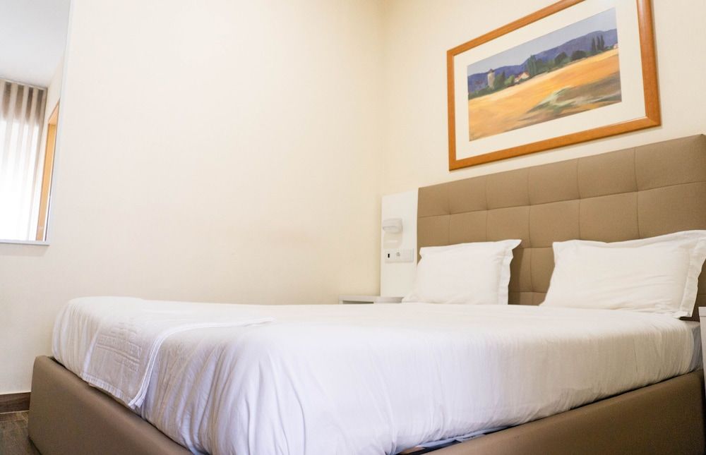 Residencial Lar do Areeiro Twin Room 9