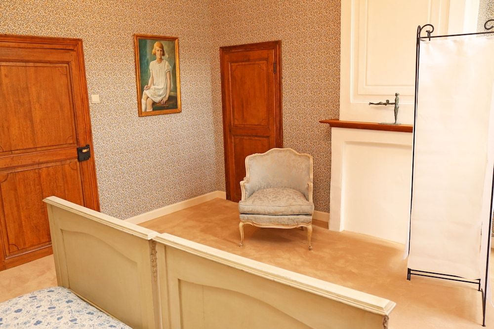 Villa Thérèsa B&B Junior Twin Room, 2 Twin Beds (Jardin fleuri) 4