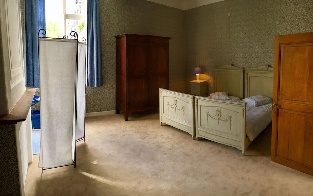 Villa Thérèsa B&B Junior Twin Room, 2 Twin Beds (Jardin fleuri) 3