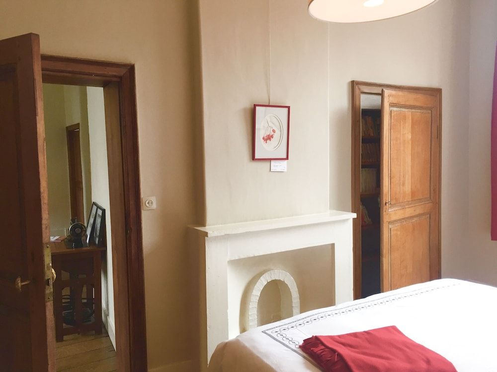 Villa Thérèsa B&B Comfort Double Room, 1 King Bed (La Rubis) 4