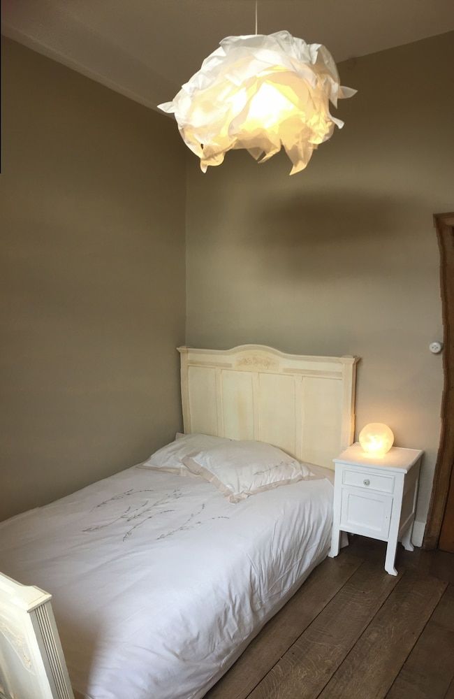 Villa Thérèsa B&B Basic Double Room Single Use, 1 Large Twin Bed (La Mignone) 4