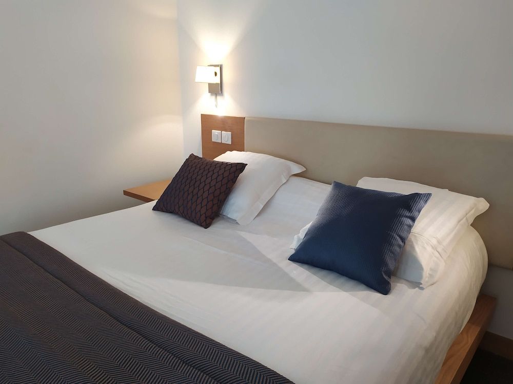 Best Western Premier Hotel Vieux Port Junior Suite, 1 Queen Bed with Sofa bed, Non Smoking