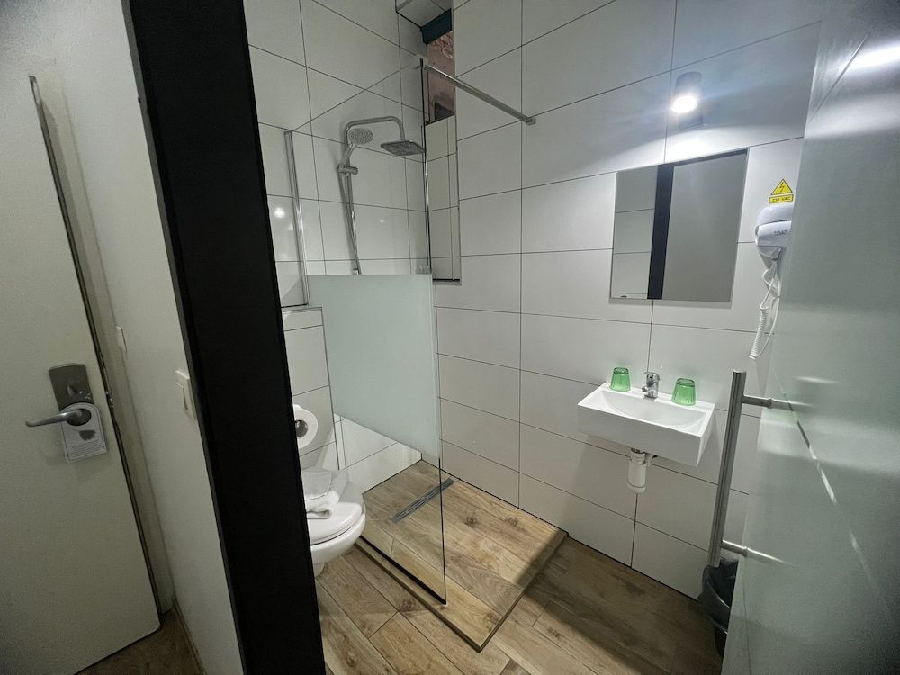 Hotel Abberdeen Double Room 13