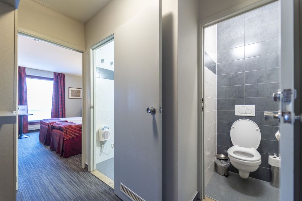 Ambiotel Standard Double or Twin Room 6