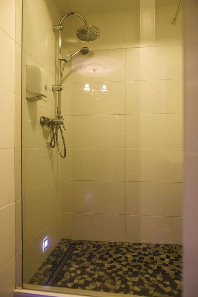 Verone Rocourt Classic Double Room 18