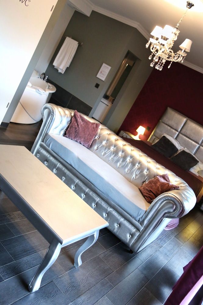 Verone Rocourt Deluxe Suite, Hot Tub 21