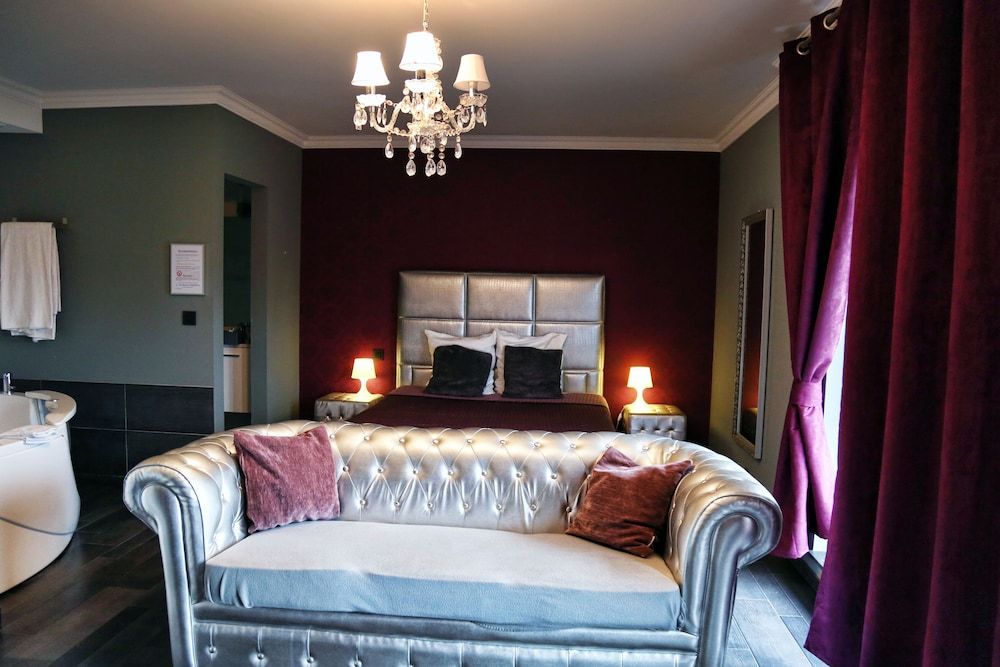 Verone Rocourt Deluxe Suite, Hot Tub 24